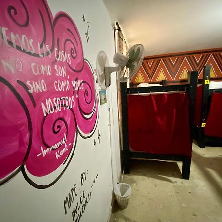 The Pelican Larry Hostel كالي المظهر الخارجي الصورة
