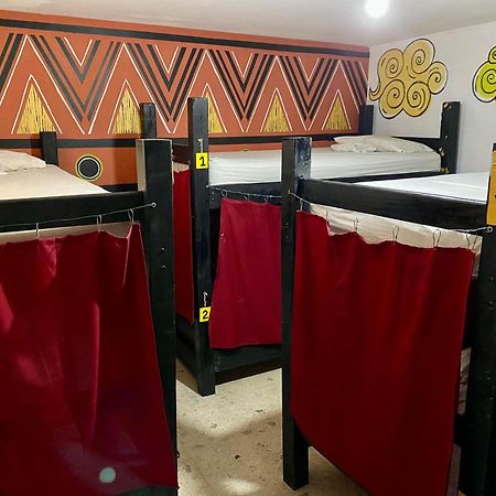 The Pelican Larry Hostel كالي المظهر الخارجي الصورة