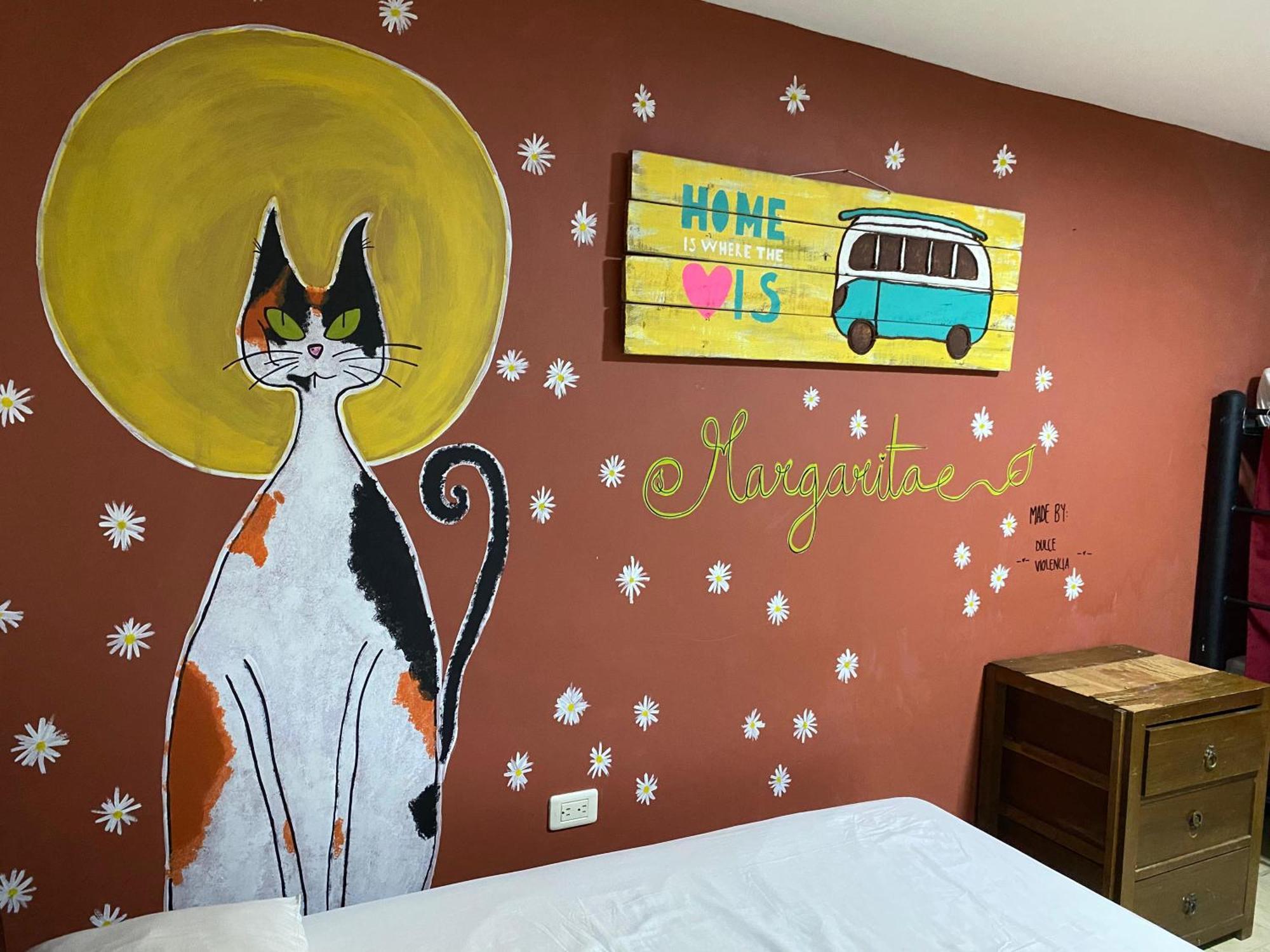 The Pelican Larry Hostel كالي المظهر الخارجي الصورة